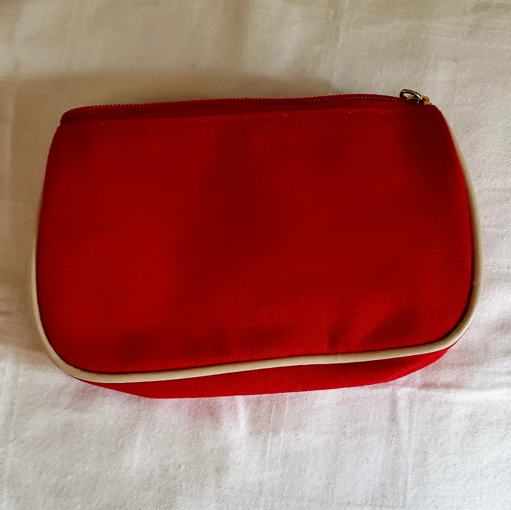 Elizabeth Arden Cosmetic Bag - Picture 2 of 4